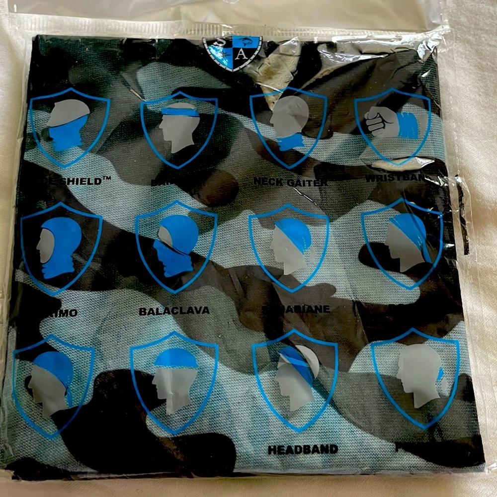 SAv facial shield. nwt